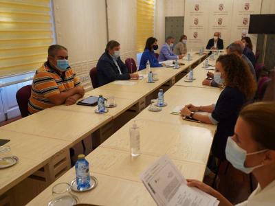 Imagen La Diputación ayuda al comercio rural minorista, a la venta ambulante, la hostelería y la restauración de la provincia con 150.000 euros