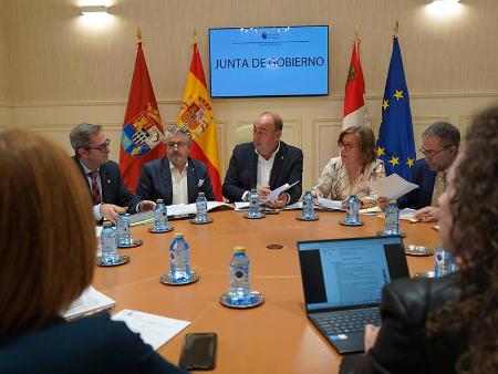 Imagen La Junta de Gobierno de la Diputación aprueba la distribución de 10.000 euros entre diez entidades que prestan servicios de Protección Civil en la provincia