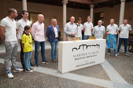 Imagen El CD San Cristóbal y el CD Seghos celebran en la Diputación sus respectivos ascensos de categoría